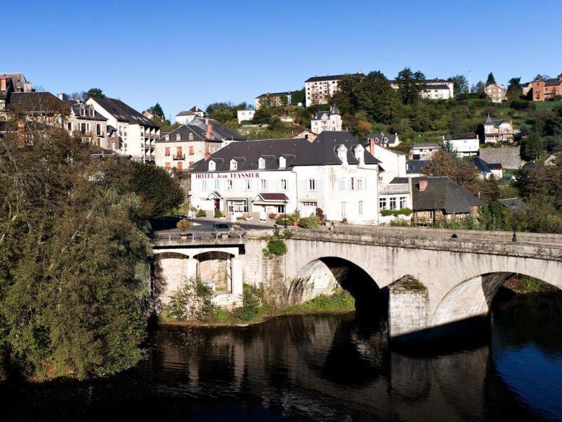 Hotel Logis Teyssier 3*